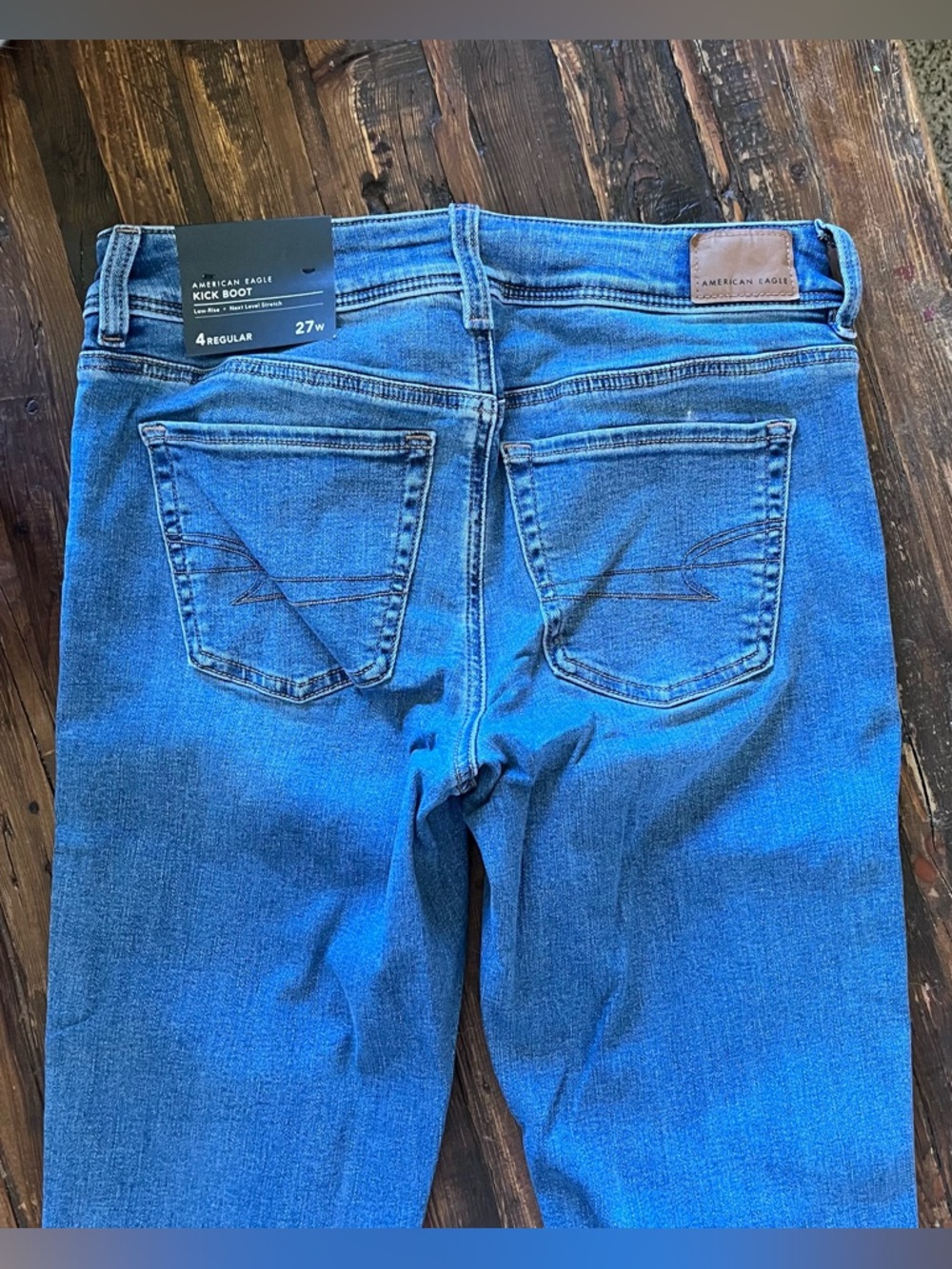 Brand New ✨ American Eagle low-rise KickBoot Jeans Sz 4 NWT - Picture 3 of 11